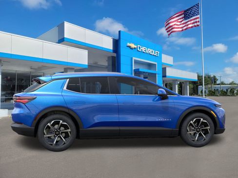 New 2026 Chevrolet Equinox EV LT image 5