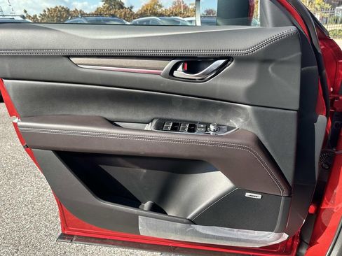 New 2025 MAZDA CX-5 Signature image 17