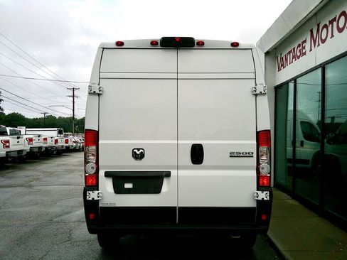 Used 2023 RAM ProMaster 2500 FWD image 6