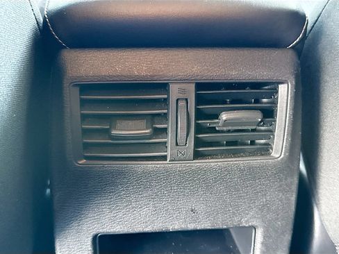 Used 2024 Mitsubishi Outlander ES FWD image 26