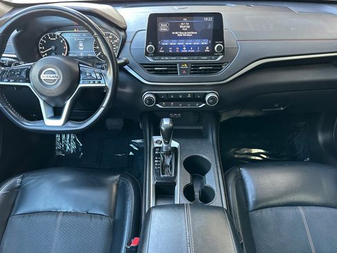 Used 2021 Nissan Altima 2.5 SR w/ SR Premium Package image 16