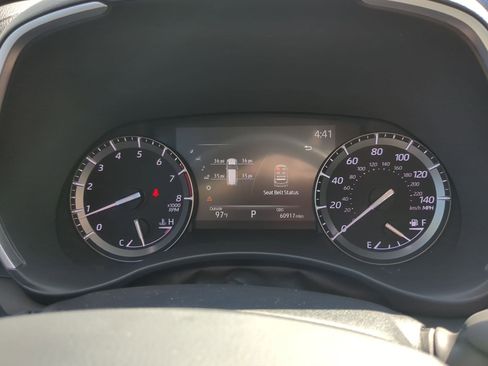 Used 2020 Toyota Highlander XLE AWD/4WD image 14