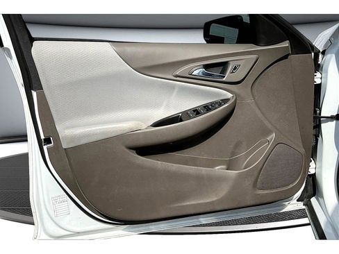 Used 2022 Chevrolet Malibu LT FWD image 20