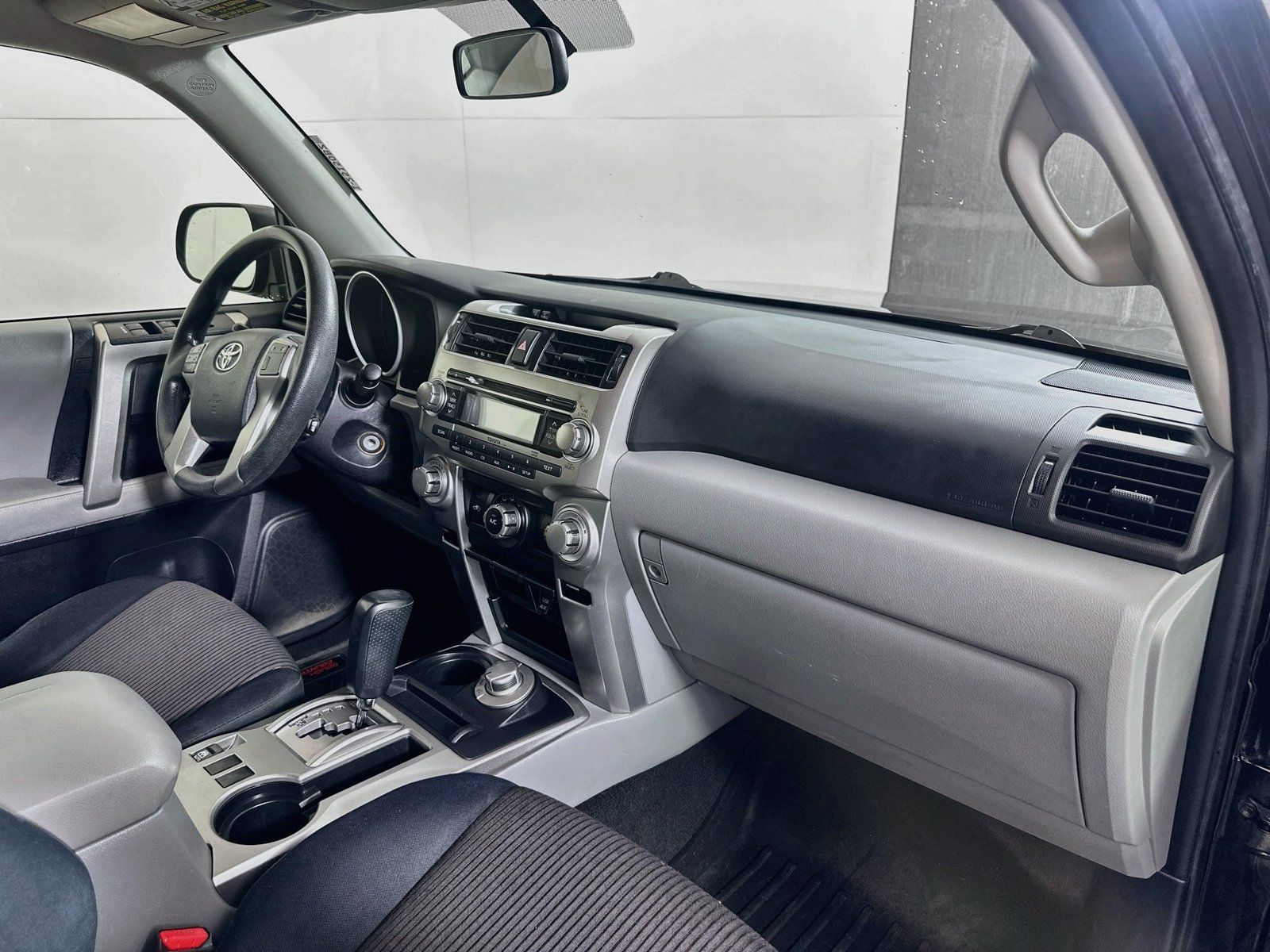 Used 2013 Toyota 4Runner SR5 AWD/4WD image 27