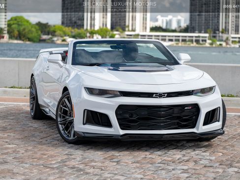 Used 2022 Chevrolet Camaro ZL1 RWD image 6