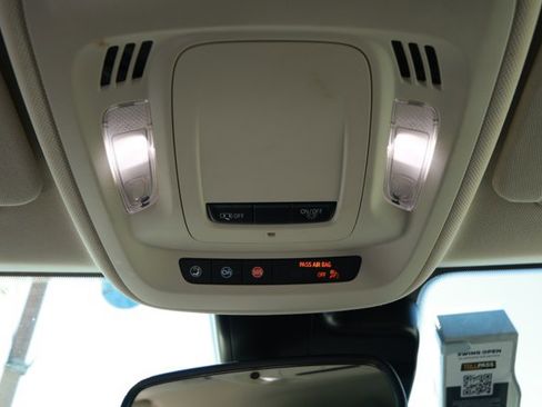 Used 2023 Buick Envision Essence image 22