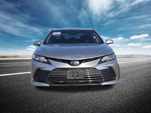 Used 2024 Toyota Camry LE w/ Convenience Package FWD image 12