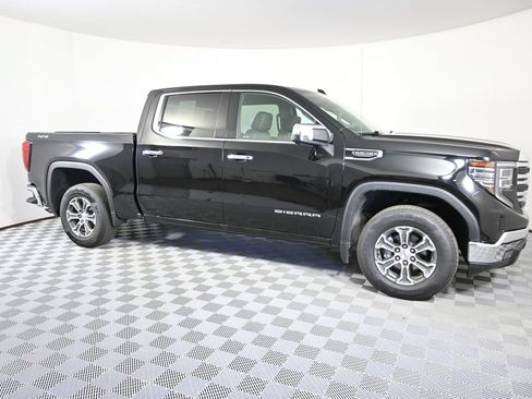 Used 2024 GMC Sierra 1500 SLT AWD/4WD image 9