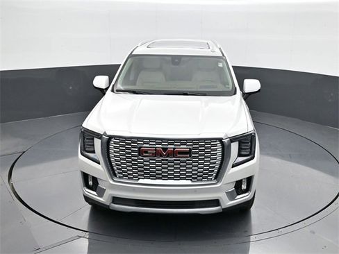 Used 2021 GMC Yukon XL Denali image 15