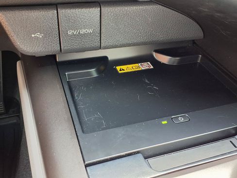 Used 2023 Toyota Camry XLE FWD image 10