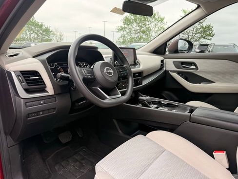 Used 2023 Nissan Rogue SV FWD image 9