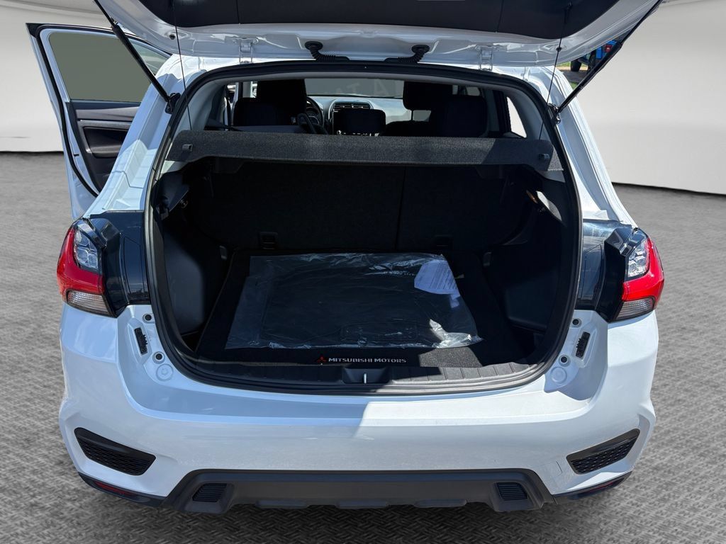 Used 2025 Mitsubishi Outlander Sport LE AWD/4WD image 25