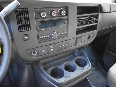 Used 2020 Chevrolet Express 2500 RWD image 28
