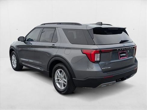New 2025 Ford Explorer Active w/ Active Comfort Package image 8