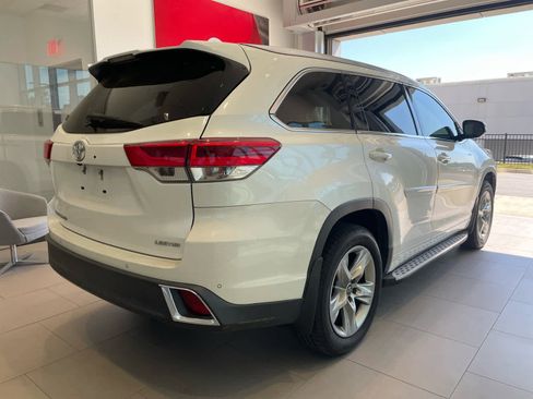 Used 2017 Toyota Highlander Limited image 16