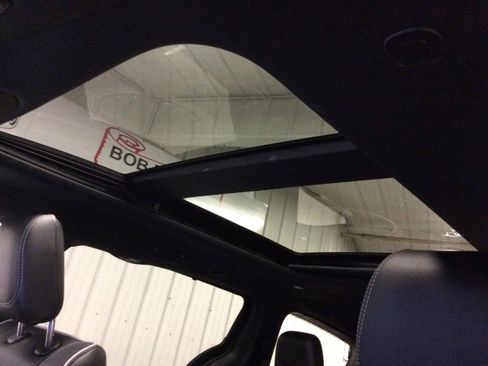 New 2026 Chrysler Pacifica Limited w/ S Appearance Package image 19