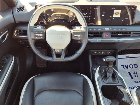 Used 2025 Kia K4 GT-Line w/ GT-Line Premium Package image 3