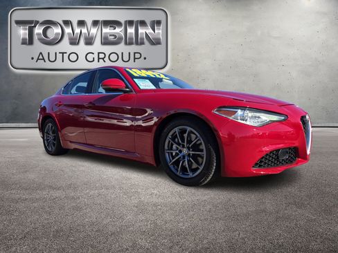Used 2019 Alfa Romeo Giulia RWD image 2