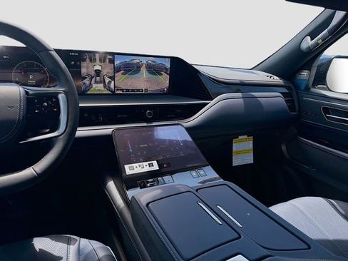 New 2026 INFINITI QX80 4WD image 19