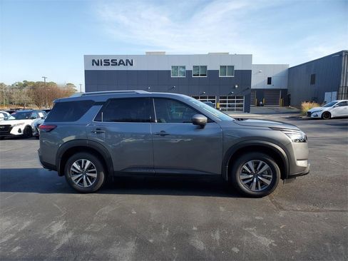 Certified 2025 Nissan Pathfinder SL w/ Cargo Package image 2