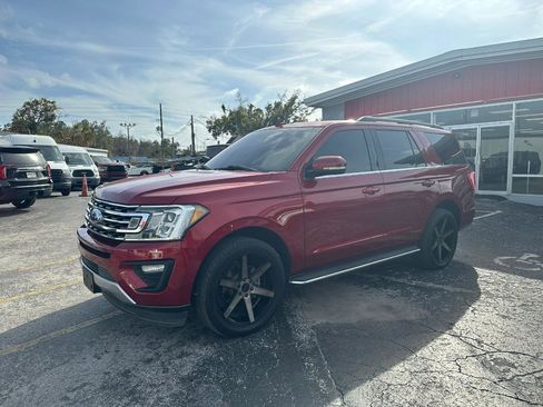 Used 2018 Ford Expedition XLT w/ Equipment Group 202A image 3
