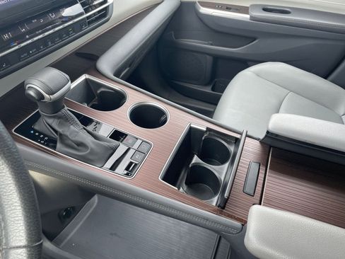 Used 2024 Toyota Sienna XLE image 44