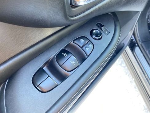 Used 2024 Nissan Murano SV image 19