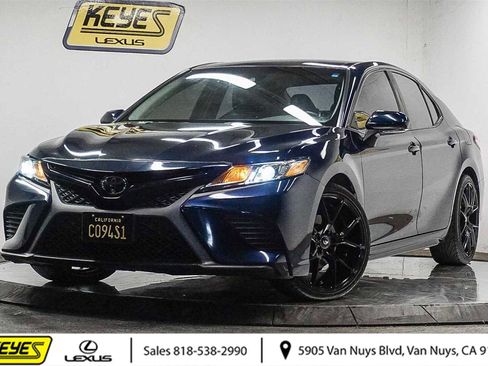 Used 2019 Toyota Camry SE image 1