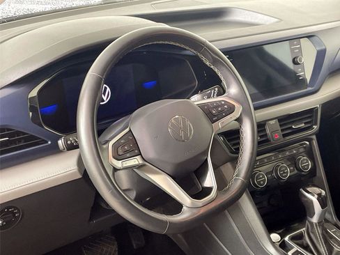 Used 2024 Volkswagen Taos SE AWD/4WD image 18