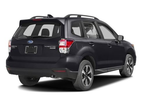 Used 2017 Subaru Forester 2.5i Premium AWD/4WD image 5