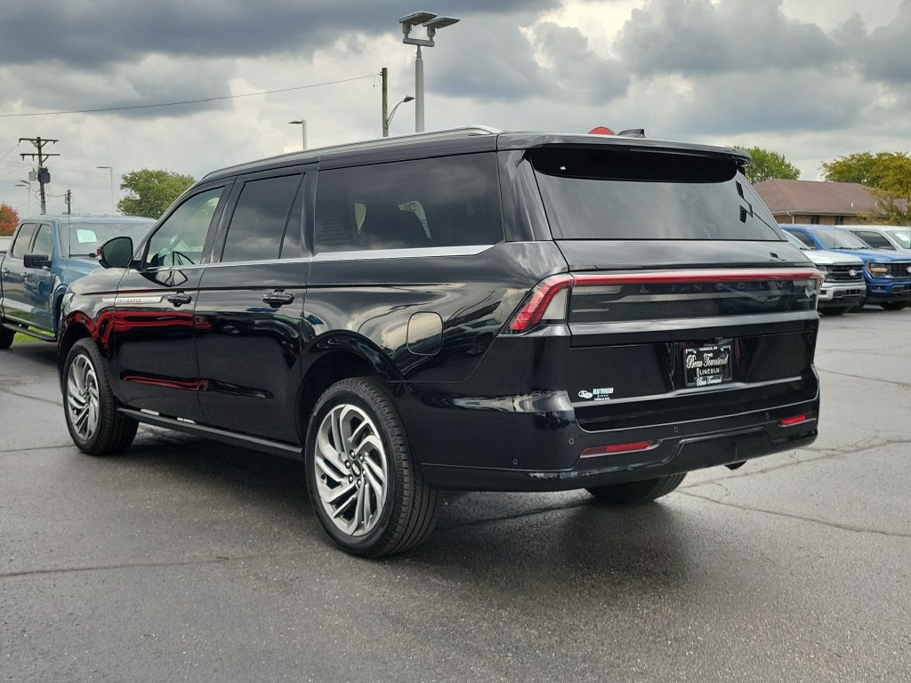 Certified 2025 Lincoln Navigator L Reserve AWD/4WD image 6