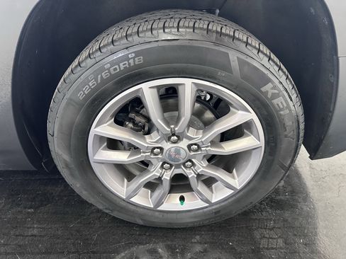 Used 2022 GMC Terrain SLT image 25