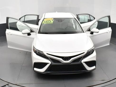 Used 2023 Toyota Camry SE image 10