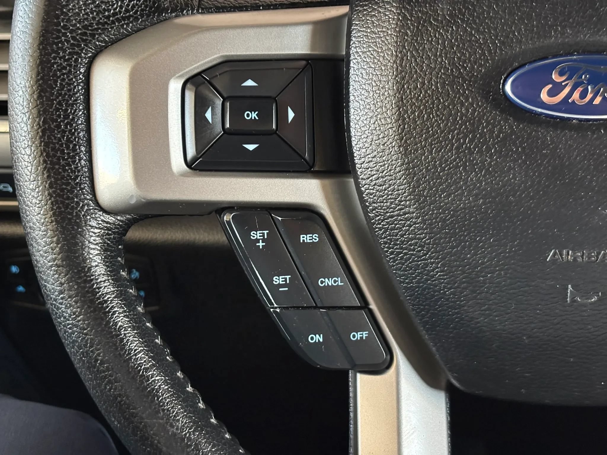Used 2015 Ford F150 Lariat w/ Equipment Group 502A Luxury AWD/4WD image 43