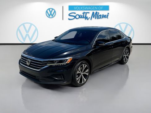Used 2020 Volkswagen Passat 2.0T SEL FWD image 3