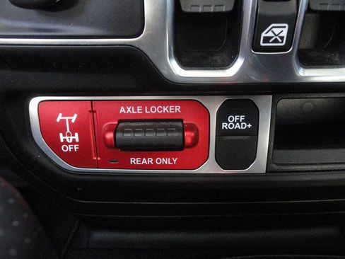 Used 2021 Jeep Gladiator Mojave AWD/4WD image 17