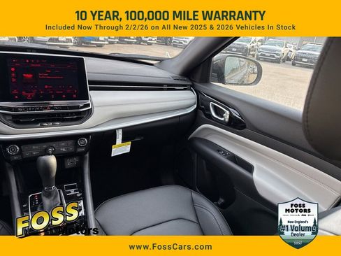 New 2025 Jeep Compass Limited image 18