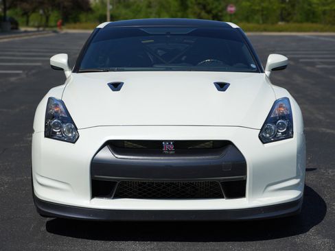 Used 2009 Nissan GT-R Premium AWD/4WD image 4