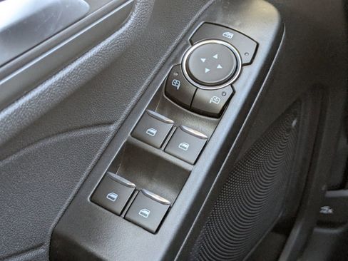 New 2024 Ford Escape SE image 28