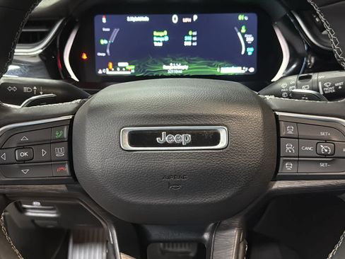 Used 2023 Jeep Grand Cherokee 4WD 4xe image 11