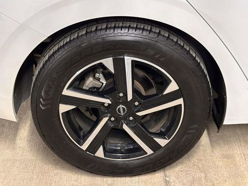 Used 2024 Nissan Sentra SV image 11