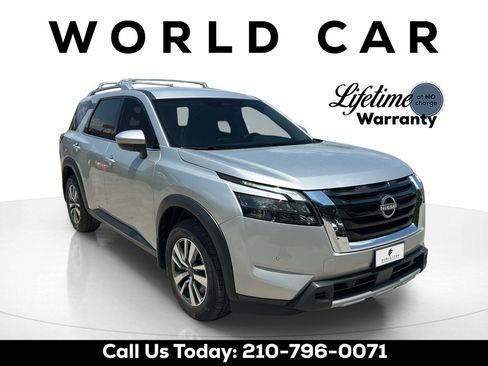 Used 2025 Nissan Pathfinder SL FWD image 1