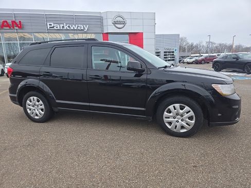 Used 2019 Dodge Journey SE w/ Premium Group image 8