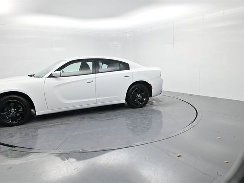 Used 2022 Dodge Charger SXT image 4