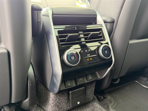 New 2026 Land Rover Range Rover SE image 18