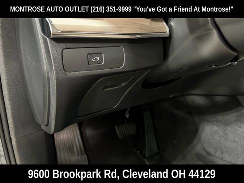 New 2026 Volvo XC90 B6 Plus w/ Protection Package Premier image 15