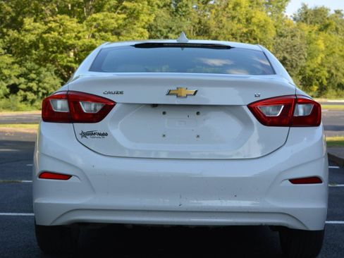 Used 2016 Chevrolet Cruze LT w/ Convenience Package FWD image 7