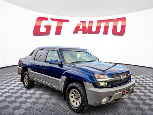 Used 2002 Chevrolet Avalanche 4x4 image 1