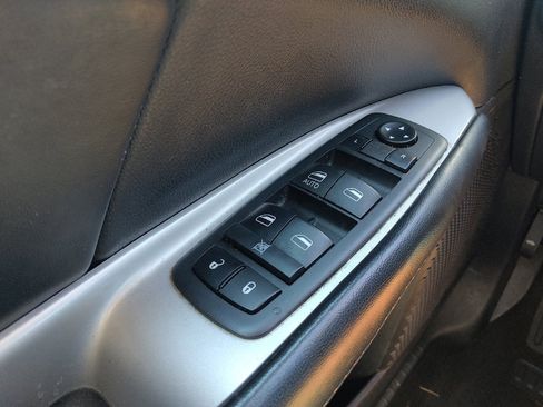 Used 2019 Dodge Journey SE FWD image 27