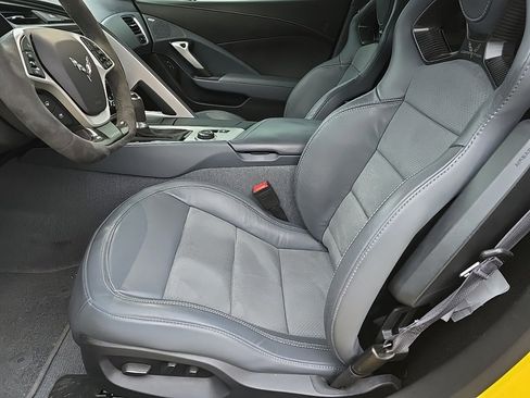 Used 2016 Chevrolet Corvette Z06 w/ 3LZ Preferred Equipment Group image 13